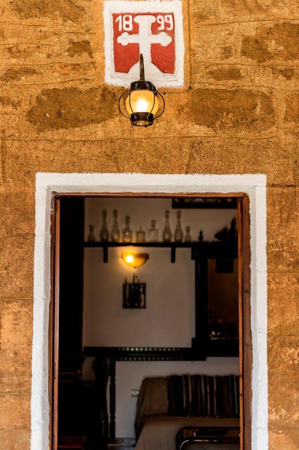Hara'S Traditional Detached House In Malona Malona Village Экстерьер фото