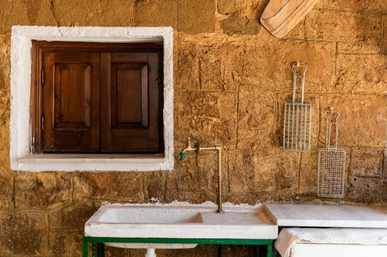 Hara'S Traditional Detached House In Malona Malona Village Экстерьер фото